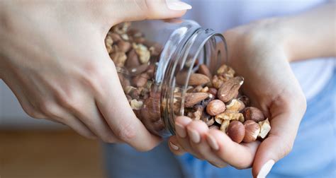 Nuts and Aging: How a Handful a Day Can Keep You Youthful and Radiant