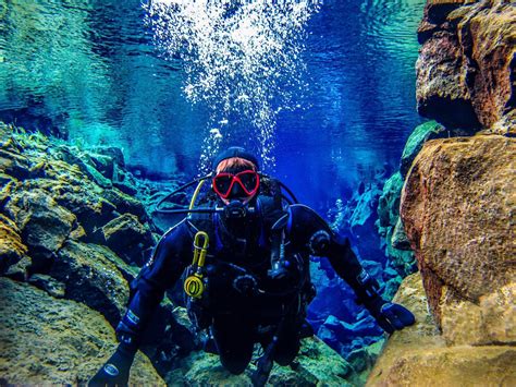 Where can I find the best diving spots and underwater adventures?
